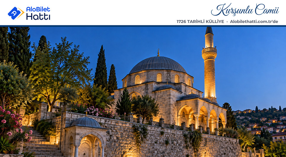 Kurşun kaplı büyük kubbeli Osmanlı camisi ve istinat duvarlı avlusu